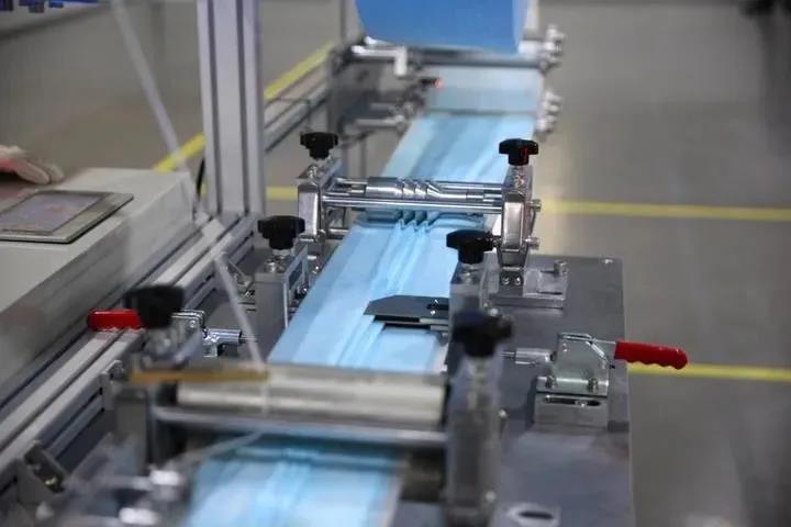 是跨界演繹，還是實力展現(xiàn)？利歐宣布口罩生產(chǎn)線投產(chǎn)，日產(chǎn)能100萬只-